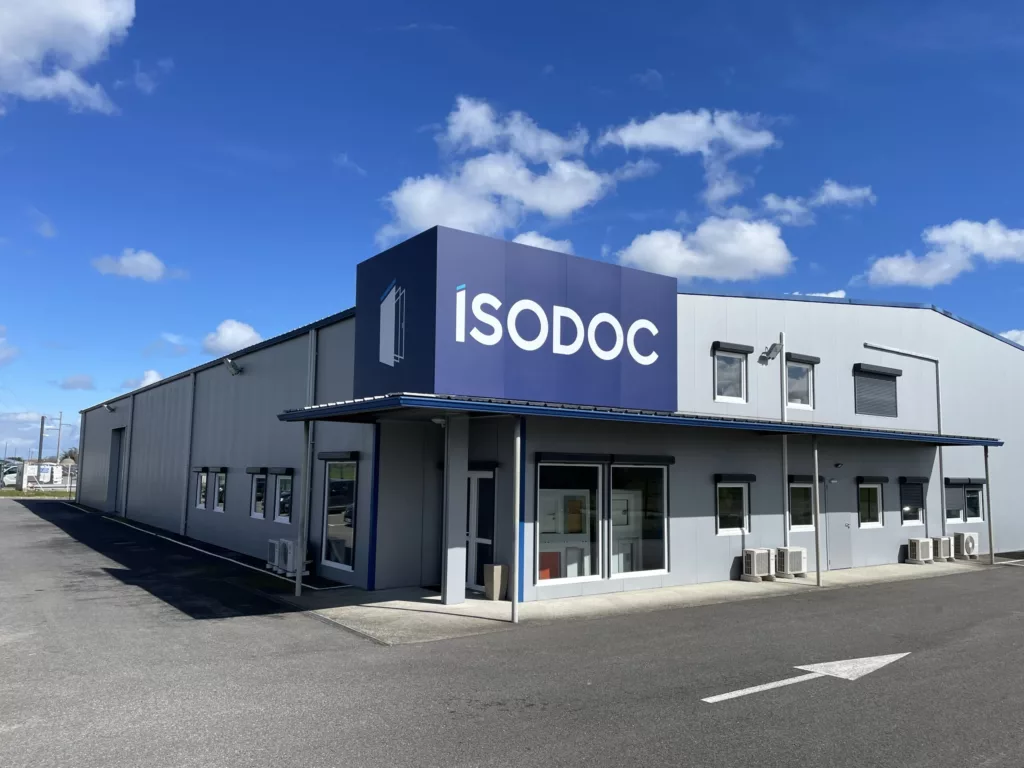 Isodoc fabricant français de porte techniques et isotherme pour le secteur alimentaire frigorisetes et isoleurs panneaux isolants