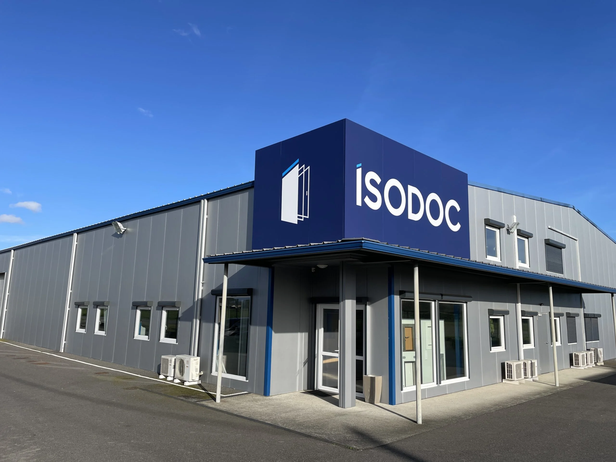 Isodoc fabricant français de porte techniques et isotherme pour le secteur alimentaire frigorisetes et isoleurs panneaux isolants